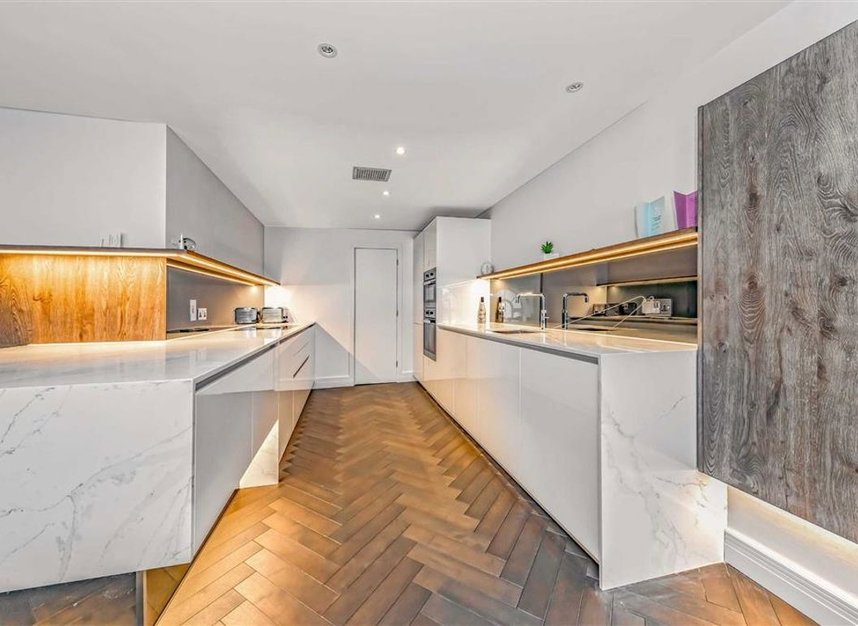 Properties to let in Shad Thames - SE1 2LY view4