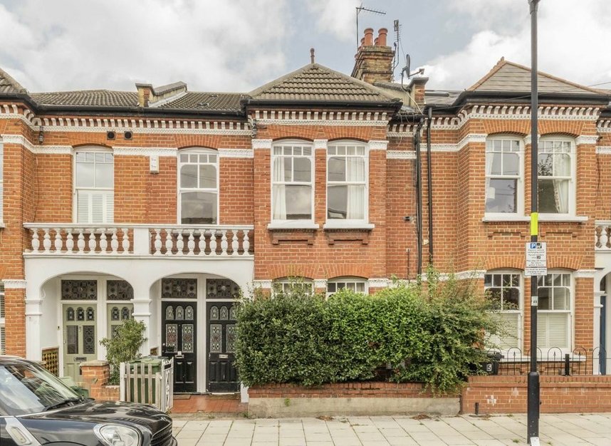 Properties let in Shandon Road - SW4 9HT view1