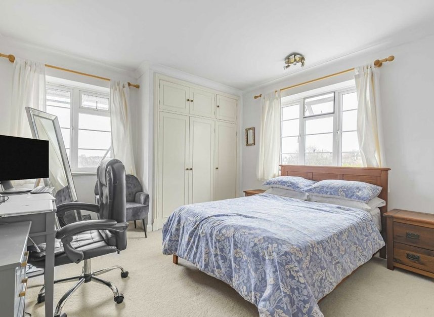 Properties to let in Sheen Court - TW10 5DQ view4