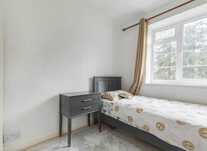 Properties to let in Sheen Court - TW10 5DQ view5