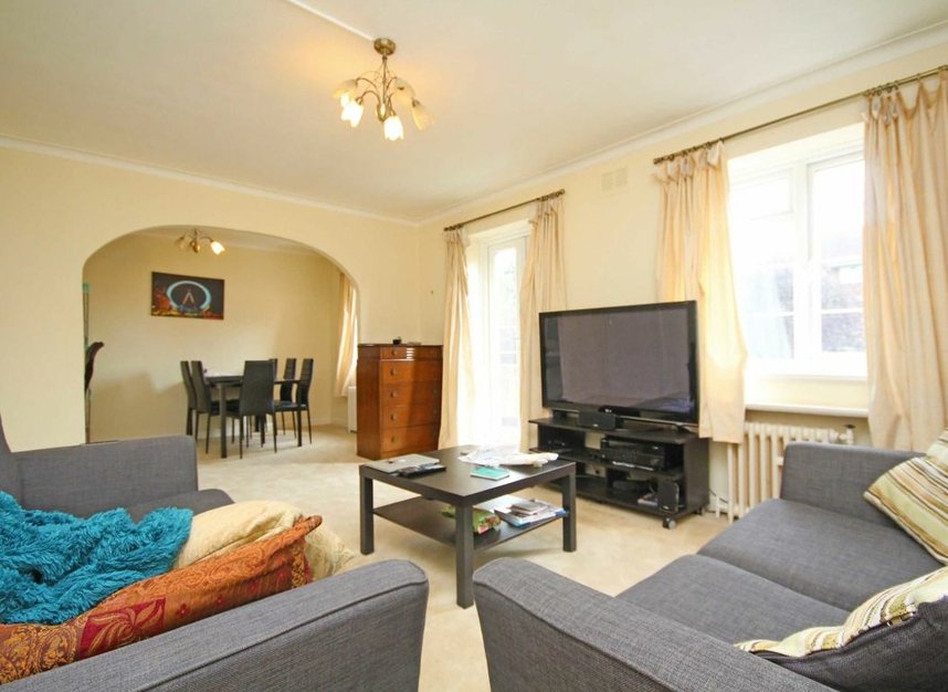 Properties to let in Sheen Court - TW10 5DH view2