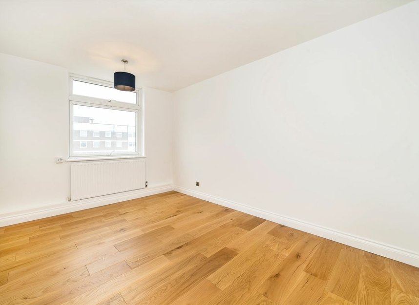 Properties let in Shepherds Bush Green - W12 8PL view4
