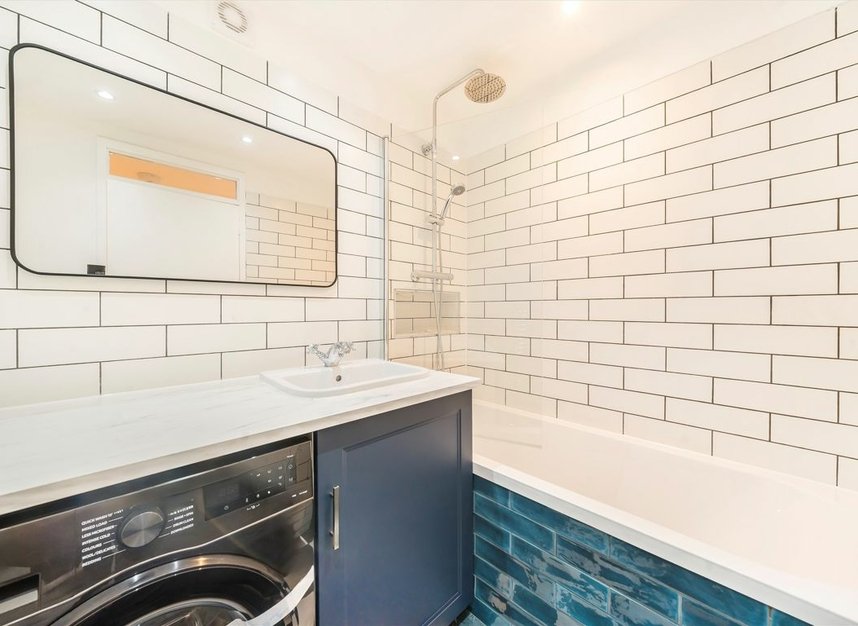 Properties let in Shepherds Bush Green - W12 8PL view3