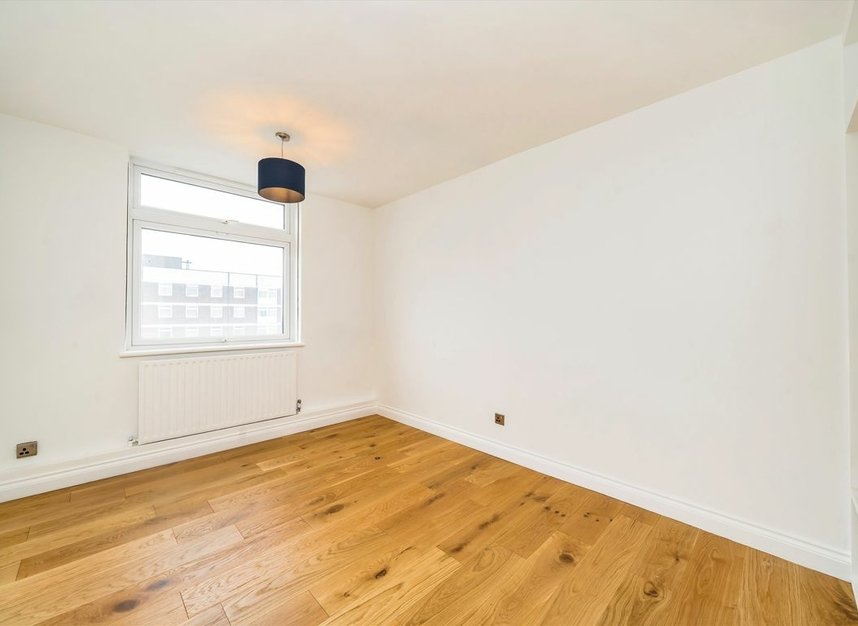 Properties let in Shepherds Bush Green - W12 8PL view2