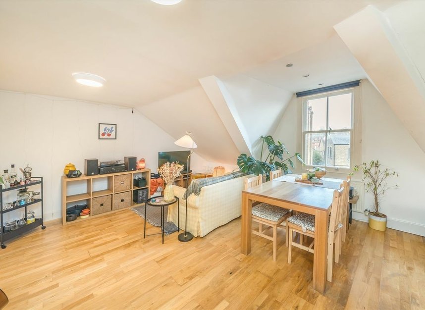 Properties let in Shrubbery Road - SW16 2AT view3