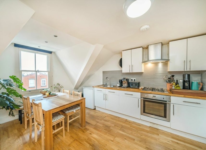 Properties let in Shrubbery Road - SW16 2AT view2