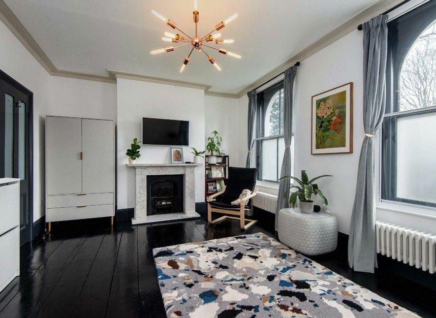 Properties let in Sidney Square - E1 2EY view5