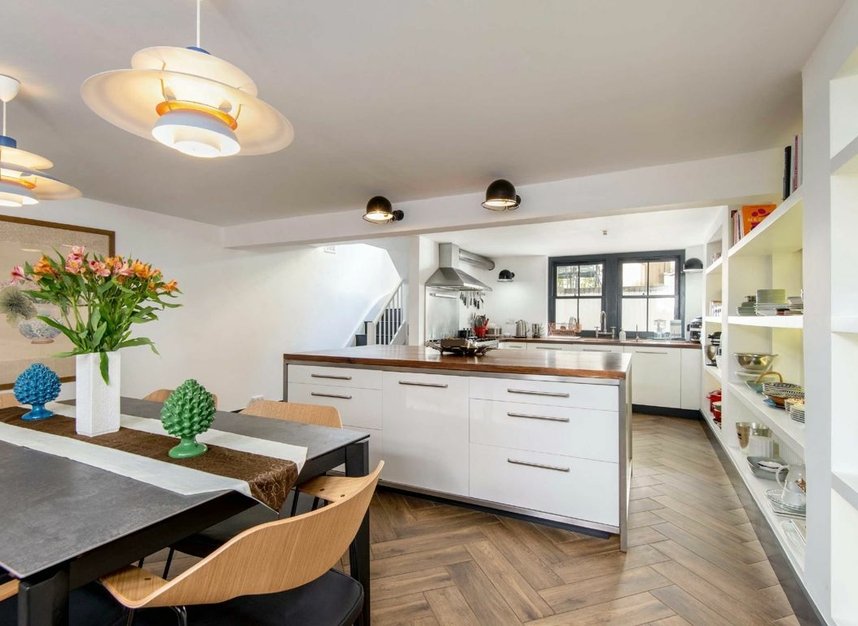 Properties let in Sidney Square - E1 2EY view7