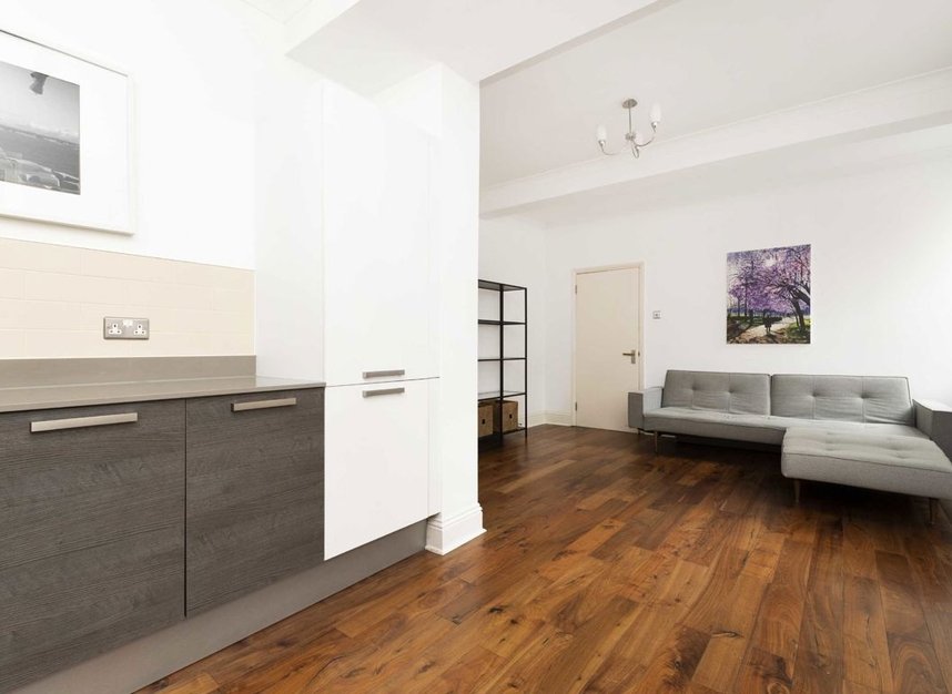 Properties to let in Sidney Street - E1 2HR view3