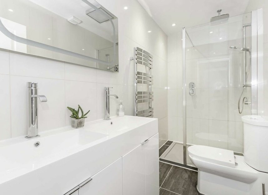 Properties let in Sinclair Road - W14 0NR view6