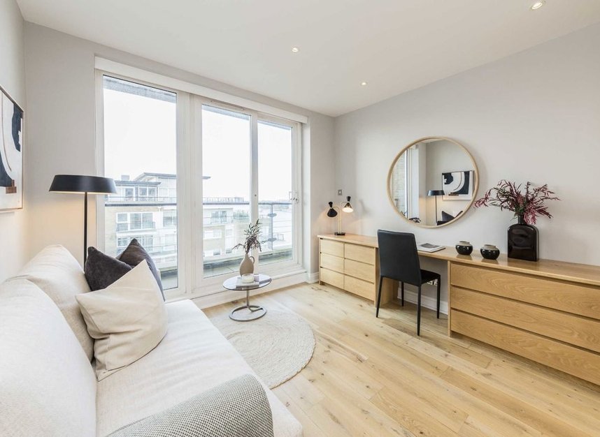 Properties to let in Smugglers Way - SW18 1DG view5