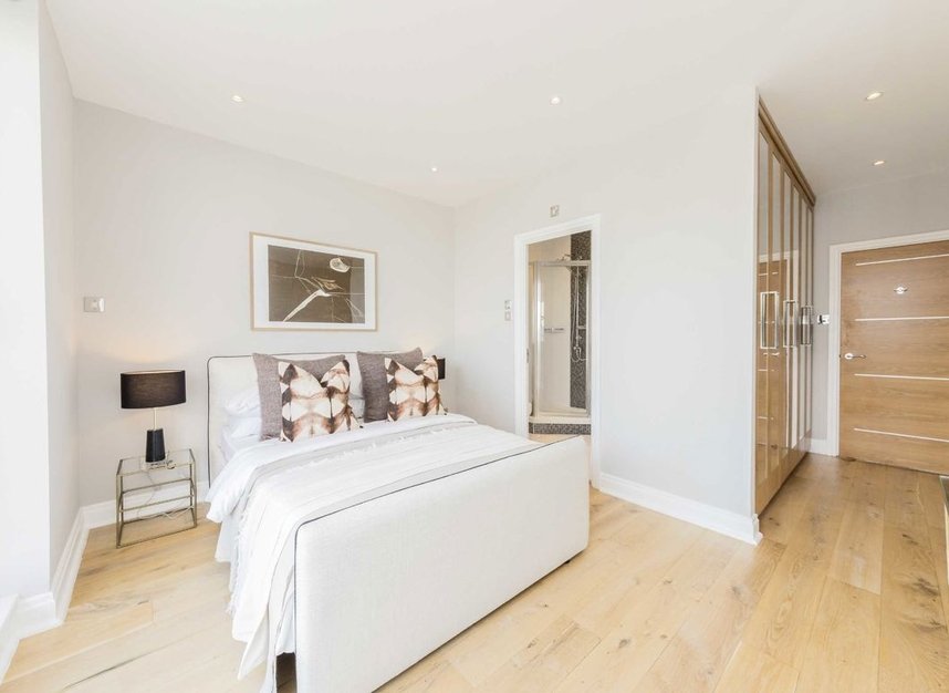 Properties to let in Smugglers Way - SW18 1DG view4