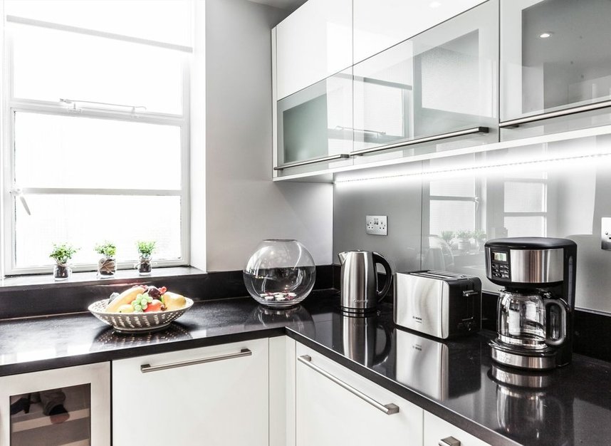 Properties let in South Audley Street - W1K 2QE view7