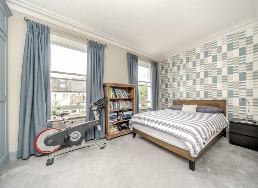 Properties to let in Southfields Road - SW18 1QN view9