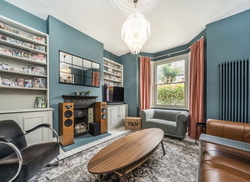 Properties to let in Southfields Road - SW18 1QN view2