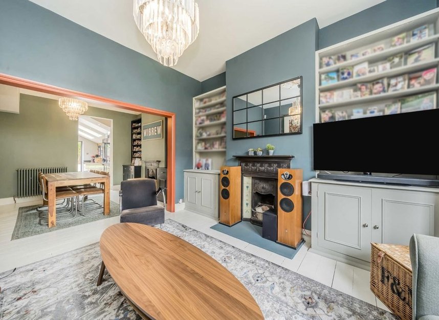 Properties to let in Southfields Road - SW18 1QN view3