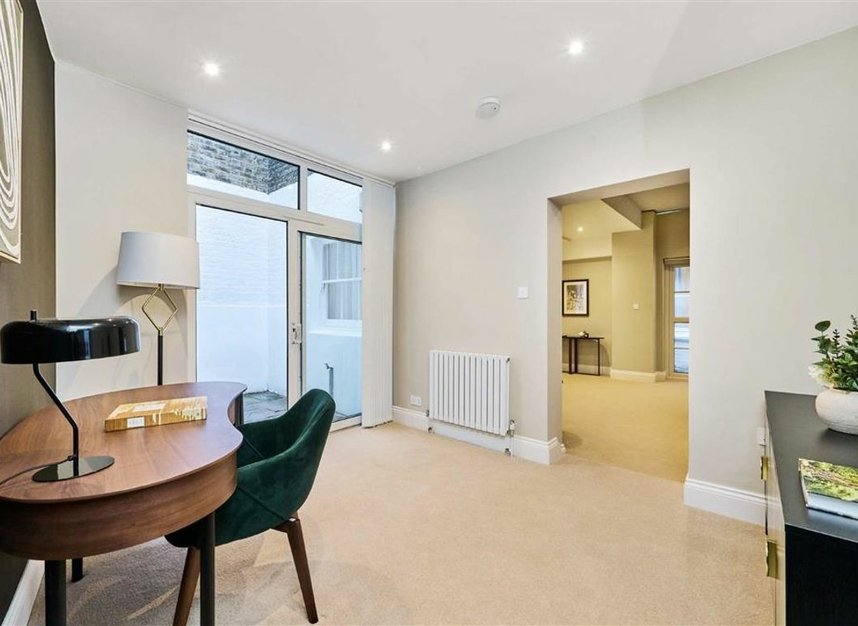Properties to let in Southwell Gardens - SW7 4SB view6