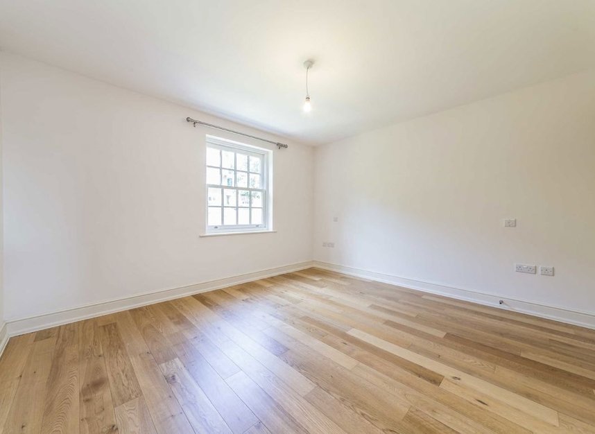 Properties let in Southwood Avenue - KT2 7HD view11