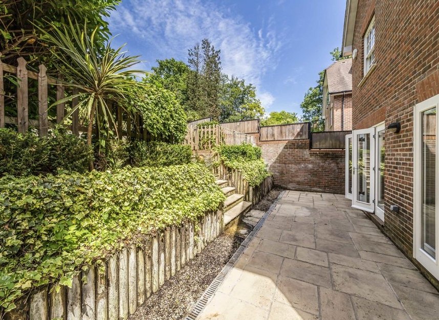 Properties let in Southwood Avenue - KT2 7HD view12
