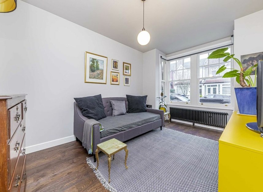 Properties let in Spencer Road - N11 1JX view8