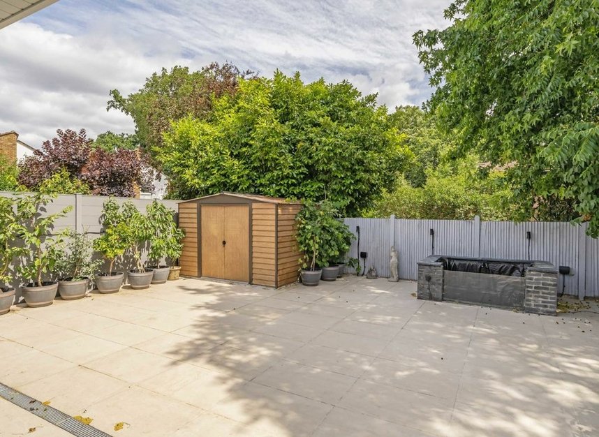 Properties let in Springfield Avenue - TW12 3DT view6