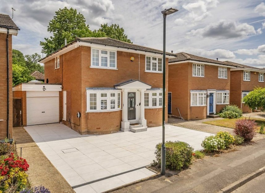 Properties let in Springfield Avenue - TW12 3DT view1