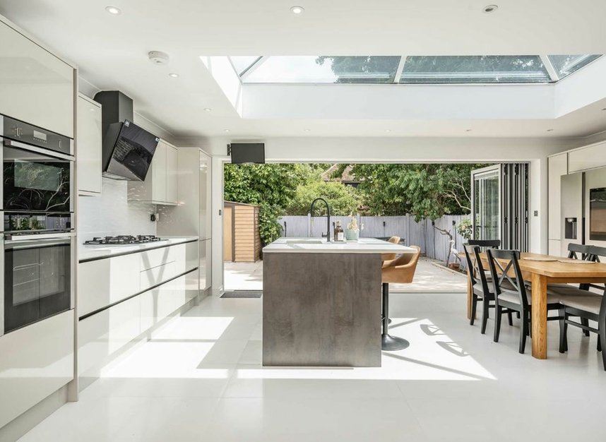 Properties let in Springfield Avenue - TW12 3DT view2