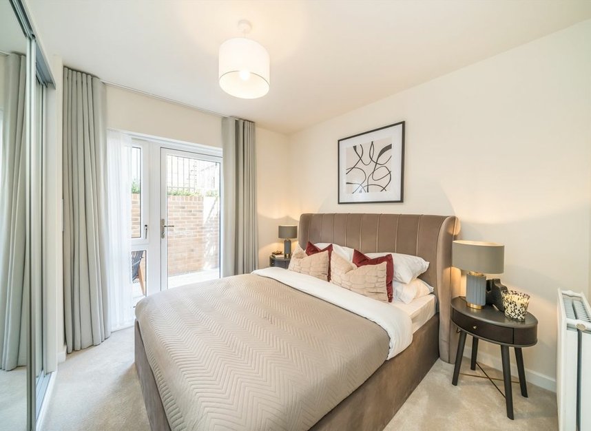 Properties let in Springfield Drive - SW17 0FB view6