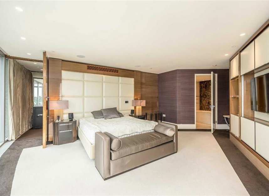 Properties to let in St. George Wharf - SW8 2BW view7