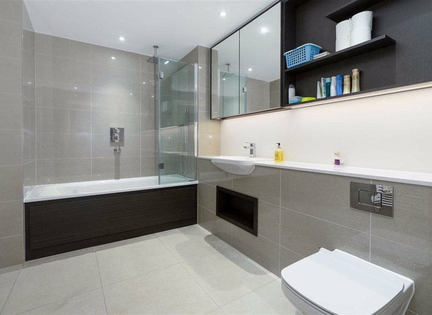 Flat to rent in St. Circus, London, SE1 (Ref 197009) Dexters