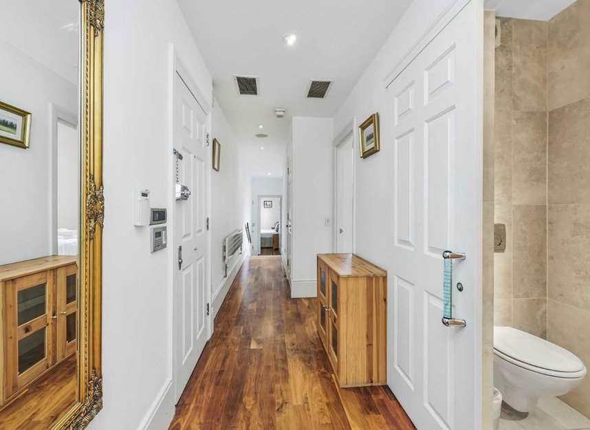 Properties to let in St. Georges Square - SW1V 3QP view8