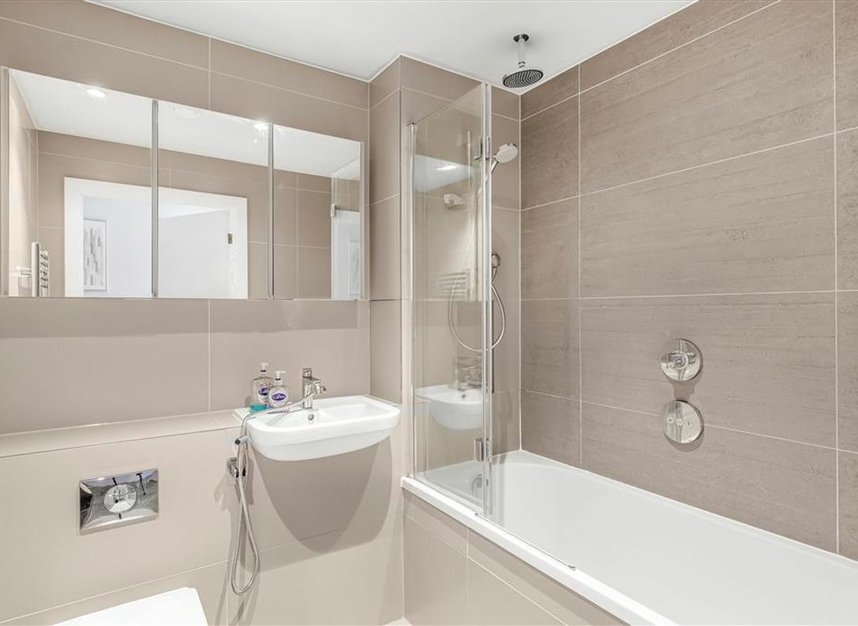 Properties let in St. Josephs Street - SW8 4EU view6