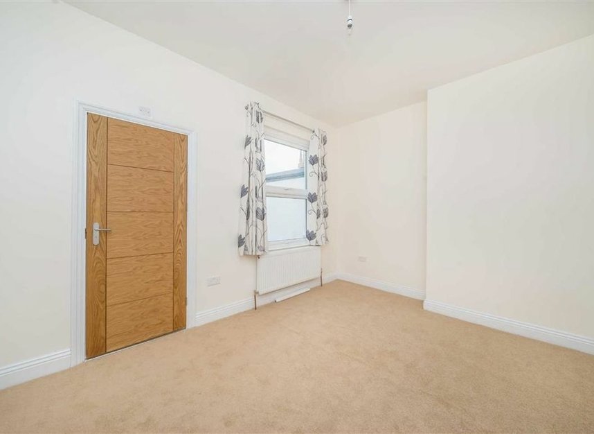 Properties to let in St. Leonards Road - SW14 7NE view6