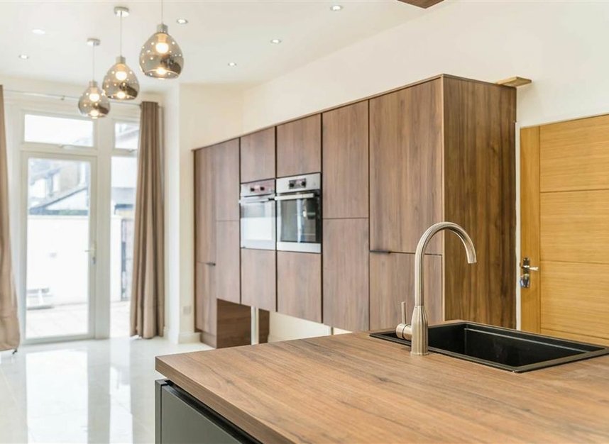 Properties to let in St. Leonards Road - SW14 7NE view2