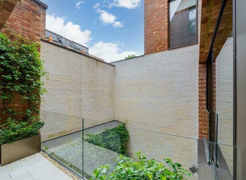 Properties to let in St. Mary Abbots Place - W8 6LS view4