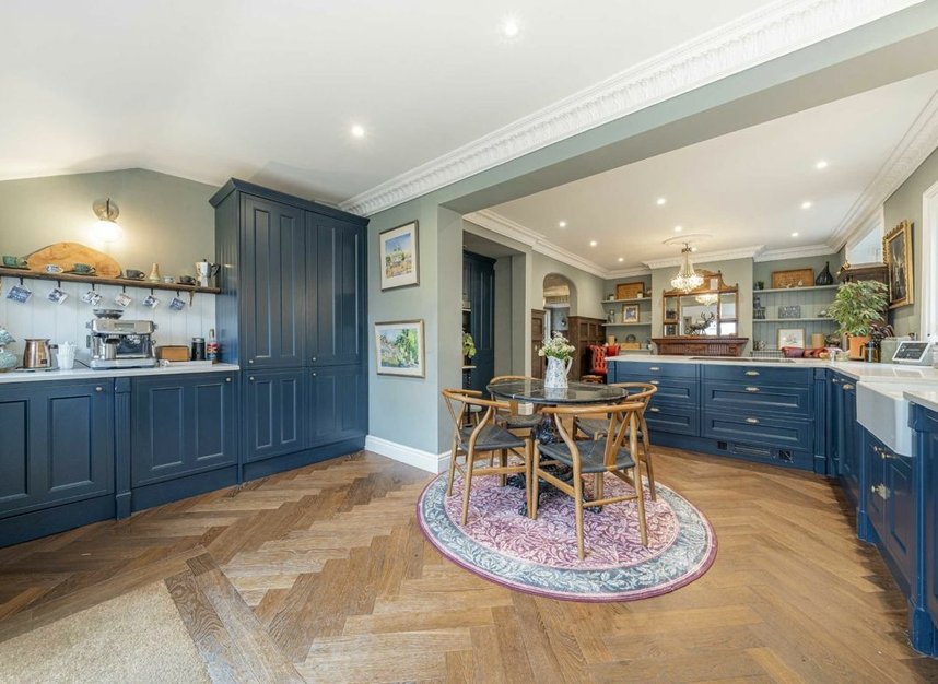 Properties to let in St. Peters Close - TW18 2ED view4