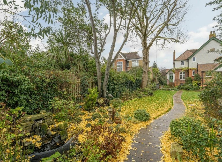 Properties to let in St. Peters Close - TW18 2ED view17