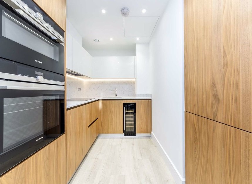 Flat to rent in Stable Walk, London, E1 | Dexters