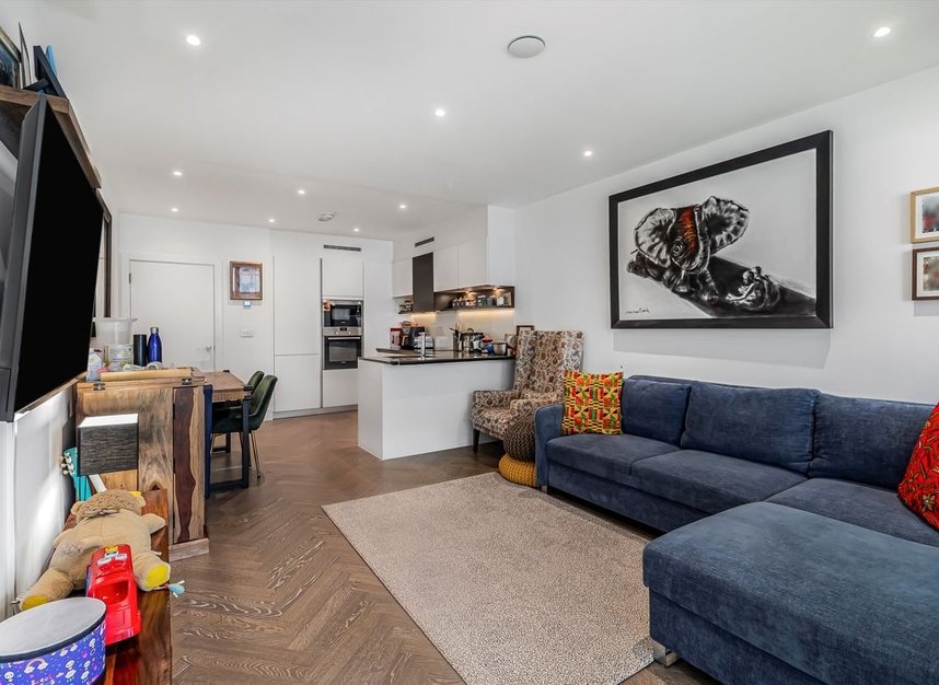 Properties to let in Sterling Way - N7 9HG view2