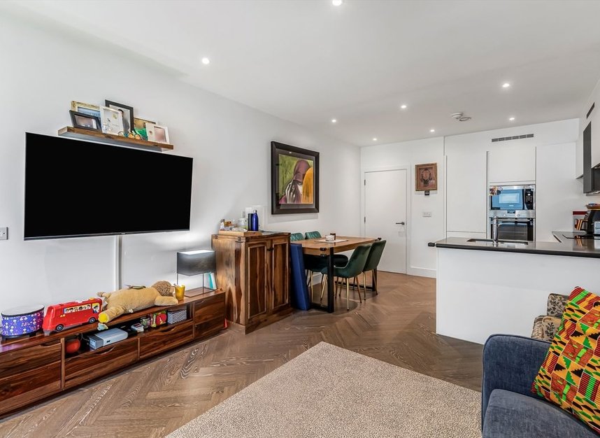Properties to let in Sterling Way - N7 9HG view3
