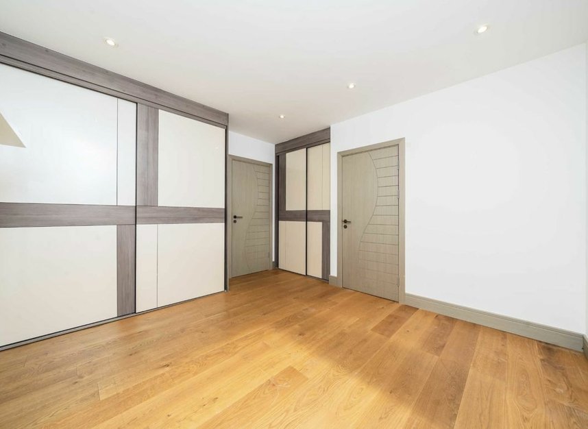 Properties let in Stile Hall Parade - W4 3AG view4