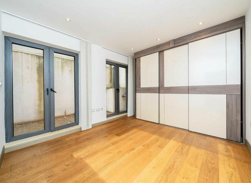 Properties let in Stile Hall Parade - W4 3AG view5