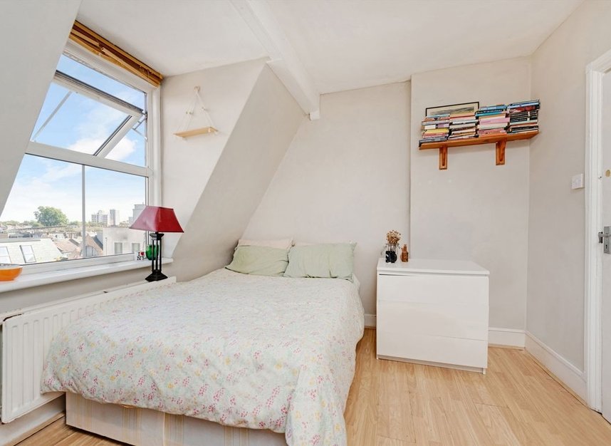 Properties to let in Stoke Newington High Street - N16 7NY view4