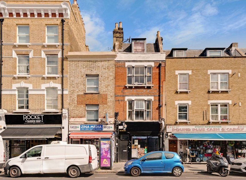 Properties to let in Stoke Newington High Street - N16 7NY view1