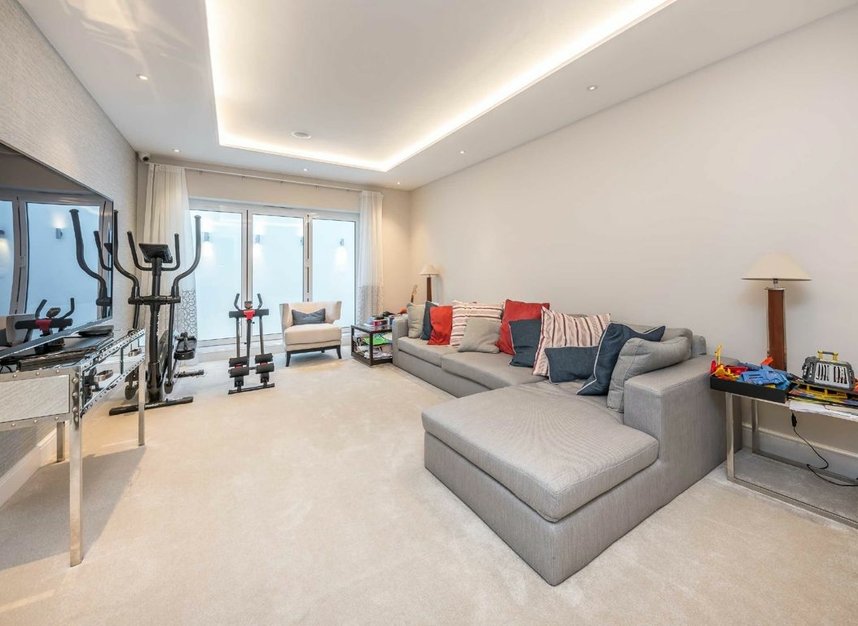 Properties let in Stokenchurch Street - SW6 3TS view5