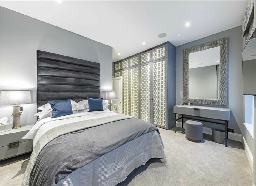 Properties to let in Strand - WC2R 0NR view4