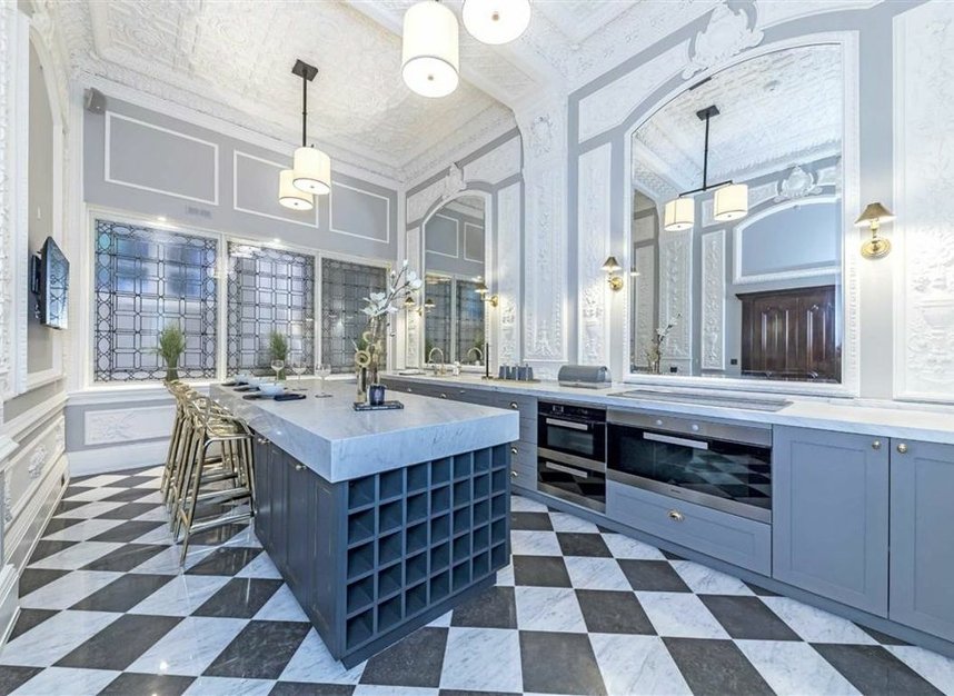 Properties to let in Strand - WC2R 0NR view2