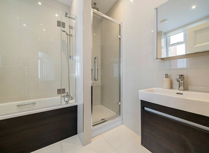 Properties let in Stratton Street - W1J 8LH view9