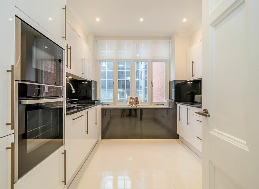 Properties let in Stratton Street - W1J 8LH view4