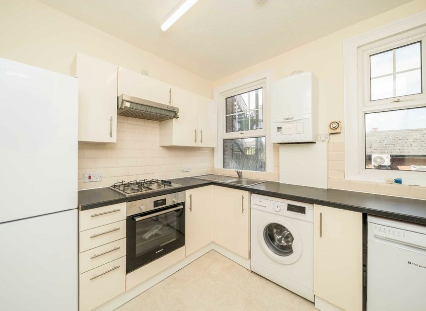 Properties let in Streatham High Road - SW16 1BS view4